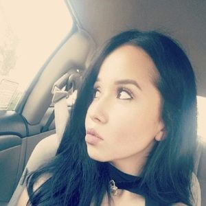 Meet your Posher, Isabel